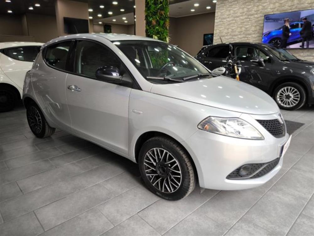 Ypsilon   Ypsilon 1.2 69 CV 5 porte S&