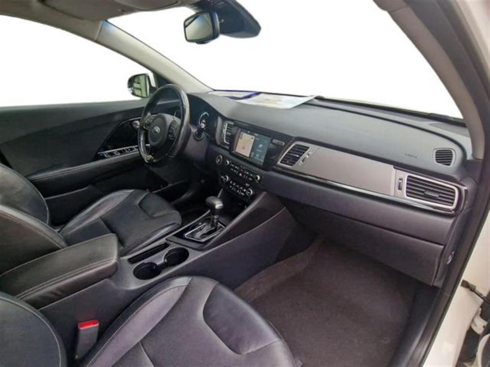 Niro   Niro 1.6 GDi DCT HEV Styl