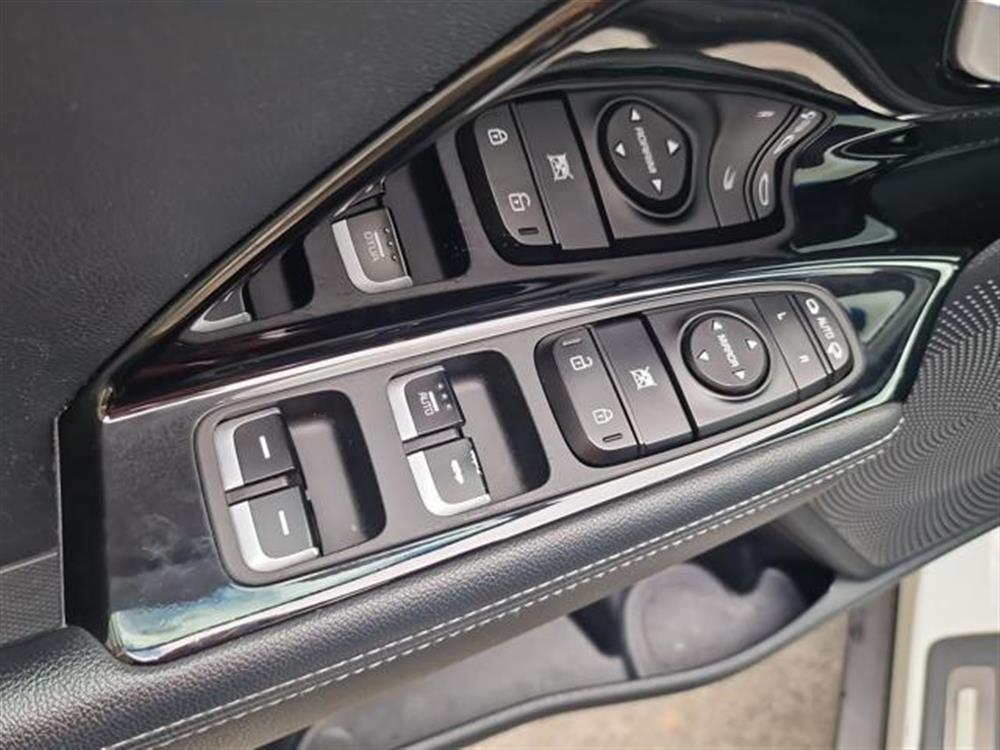 Niro   Niro 1.6 GDi DCT HEV Styl