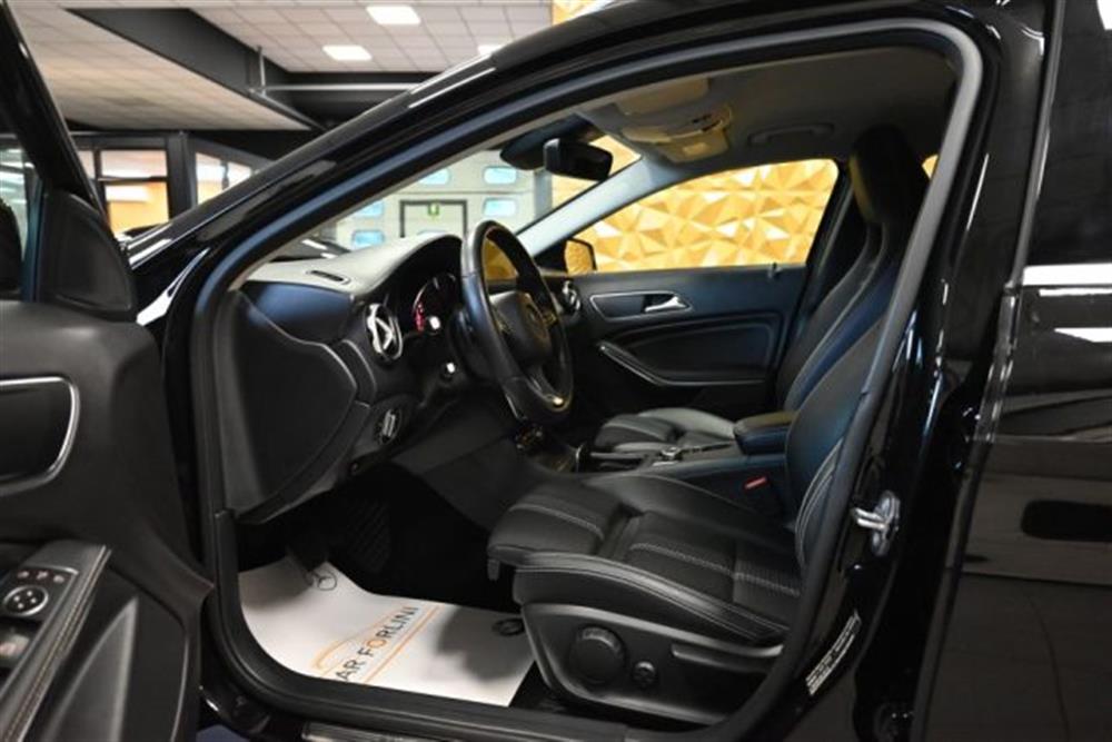 GLA 200   GLA 200 SPORT AUTO NAVI TEL