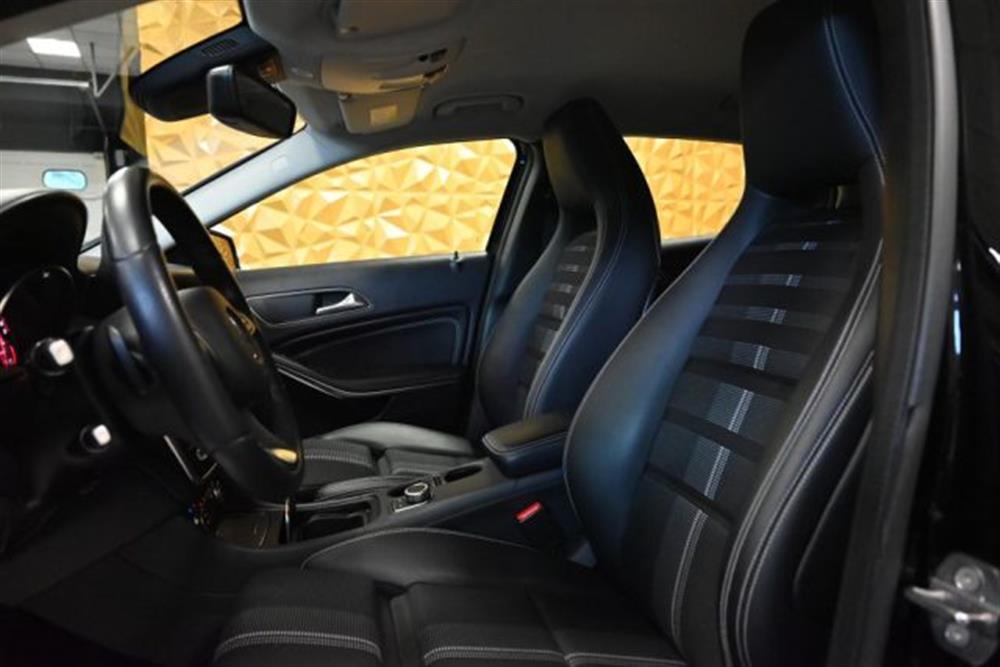 GLA 200   GLA 200 SPORT AUTO NAVI TEL