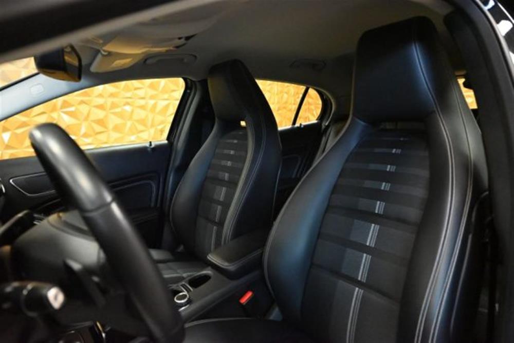 GLA 200   GLA 200 SPORT AUTO NAVI TEL