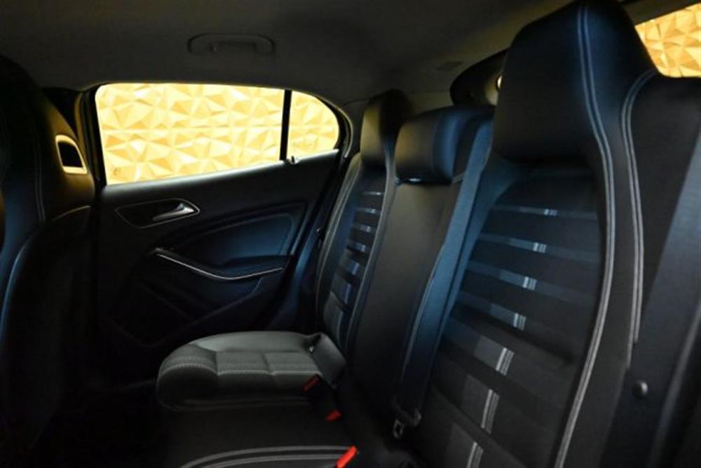 GLA 200   GLA 200 SPORT AUTO NAVI TEL