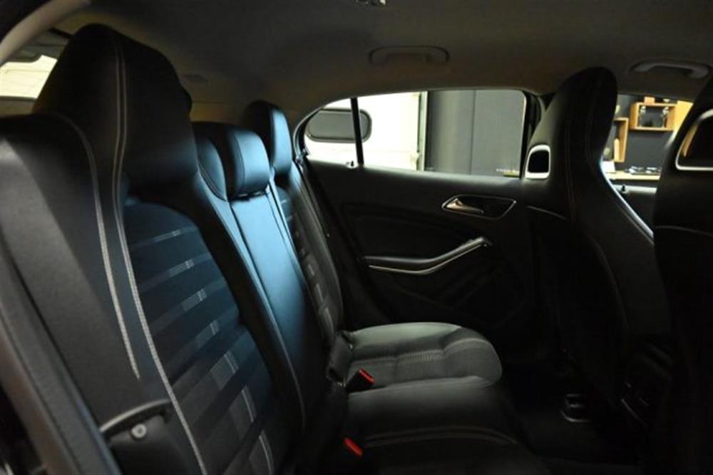 GLA 200   GLA 200 SPORT AUTO NAVI TEL