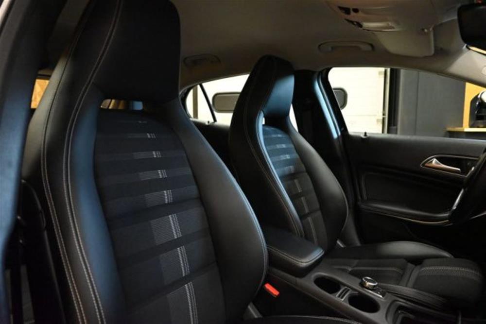 GLA 200   GLA 200 SPORT AUTO NAVI TEL