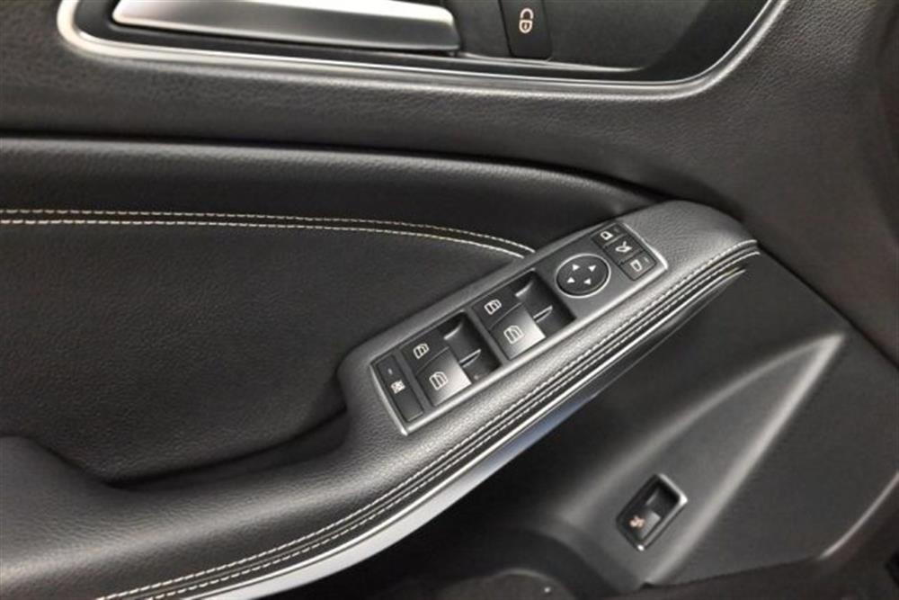 GLA 200   GLA 200 SPORT AUTO NAVI TEL