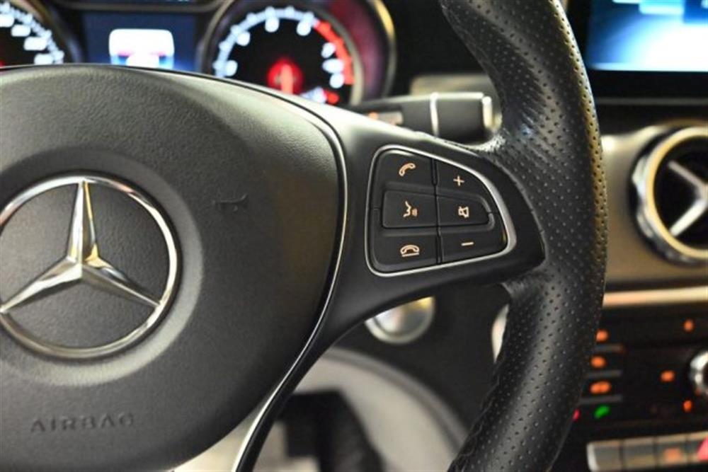 GLA 200   GLA 200 SPORT AUTO NAVI TEL