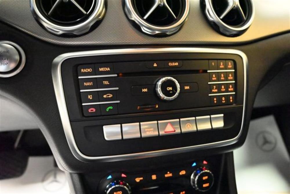 GLA 200   GLA 200 SPORT AUTO NAVI TEL