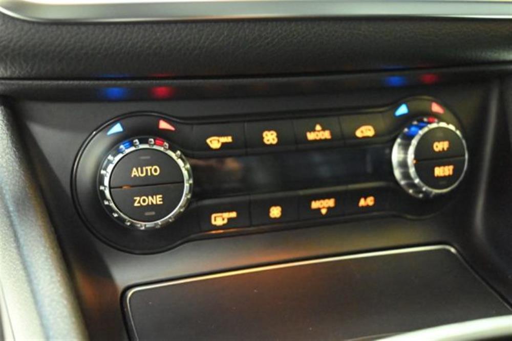 GLA 200   GLA 200 SPORT AUTO NAVI TEL