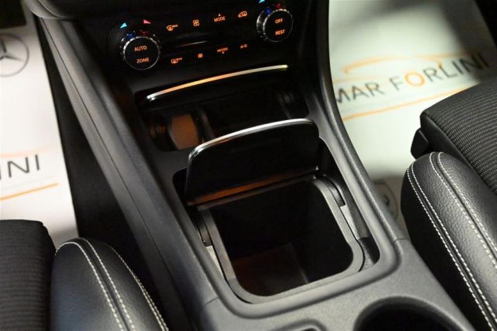 GLA 200   GLA 200 SPORT AUTO NAVI TEL