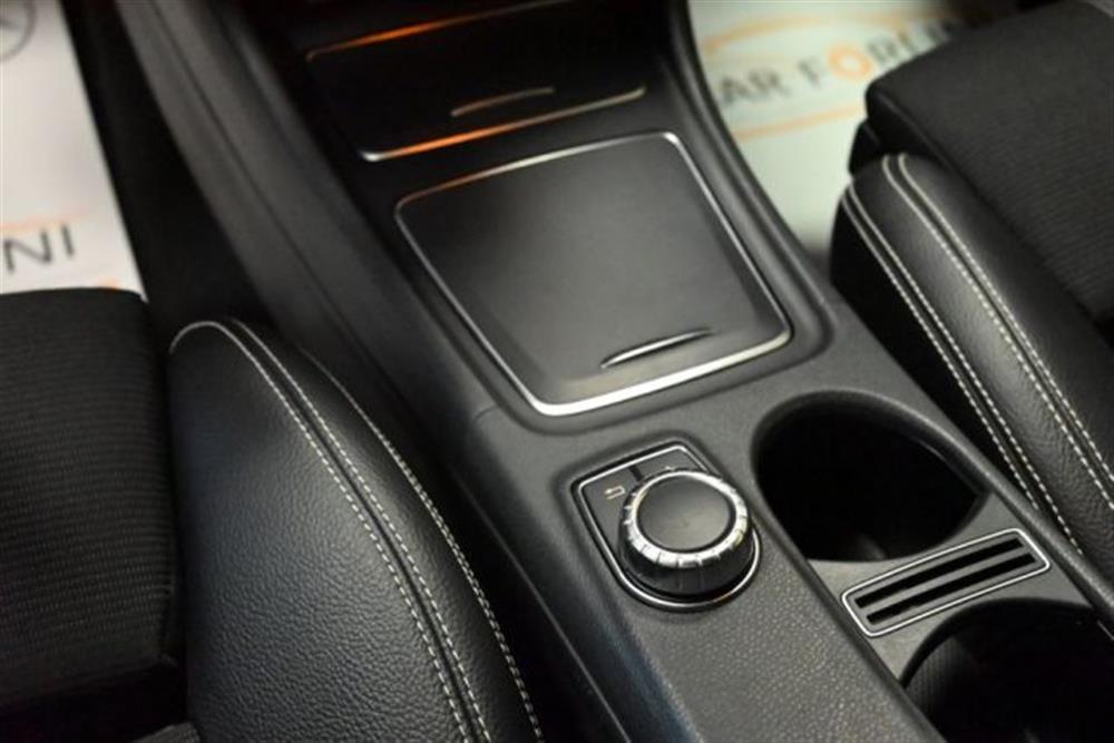 GLA 200   GLA 200 SPORT AUTO NAVI TEL