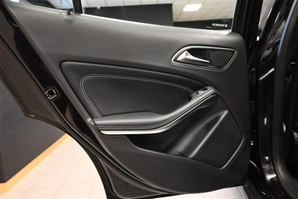 GLA 200   GLA 200 SPORT AUTO NAVI TEL