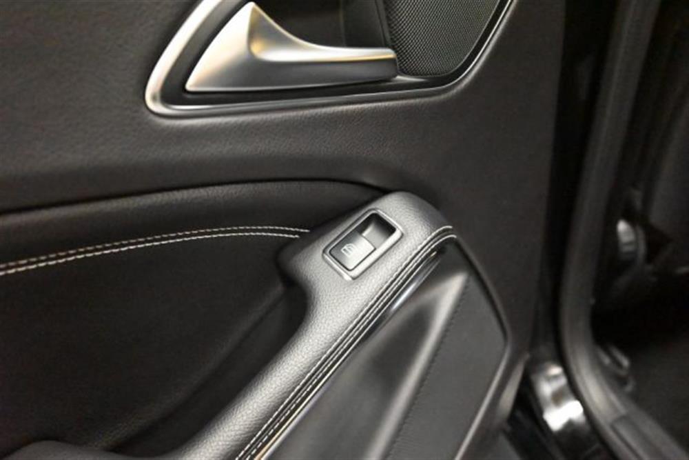 GLA 200   GLA 200 SPORT AUTO NAVI TEL