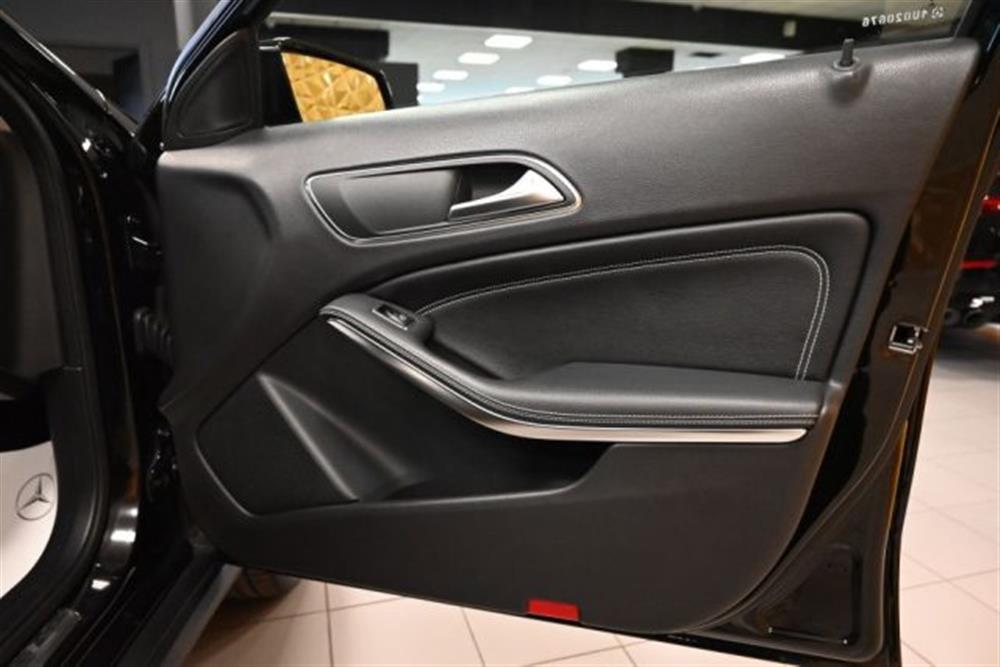 GLA 200   GLA 200 SPORT AUTO NAVI TEL