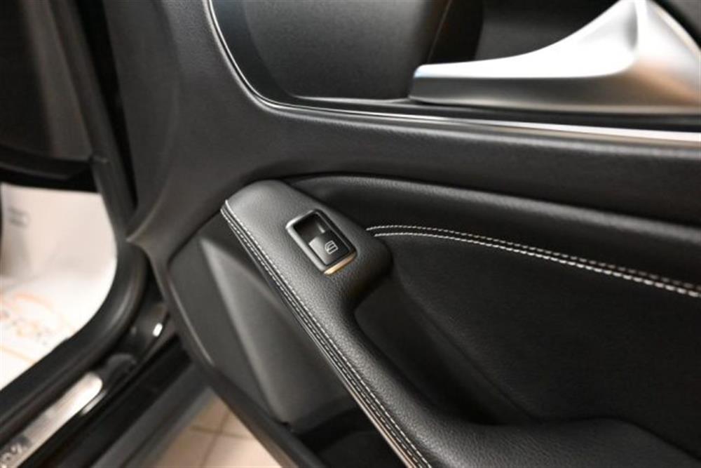 GLA 200   GLA 200 SPORT AUTO NAVI TEL