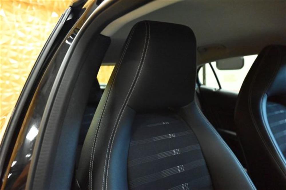 GLA 200   GLA 200 SPORT AUTO NAVI TEL