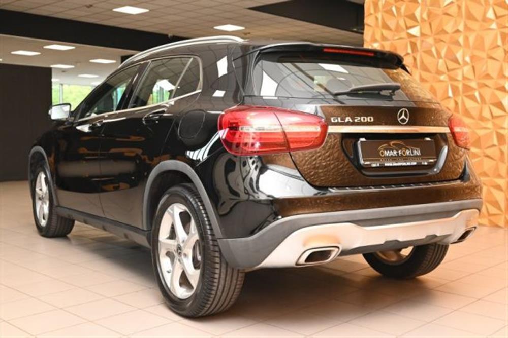 GLA 200   GLA 200 SPORT AUTO NAVI TEL
