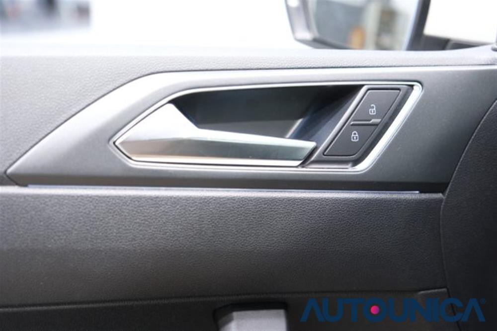 Polo Polo 1.0 TSI DSG R-LINE A