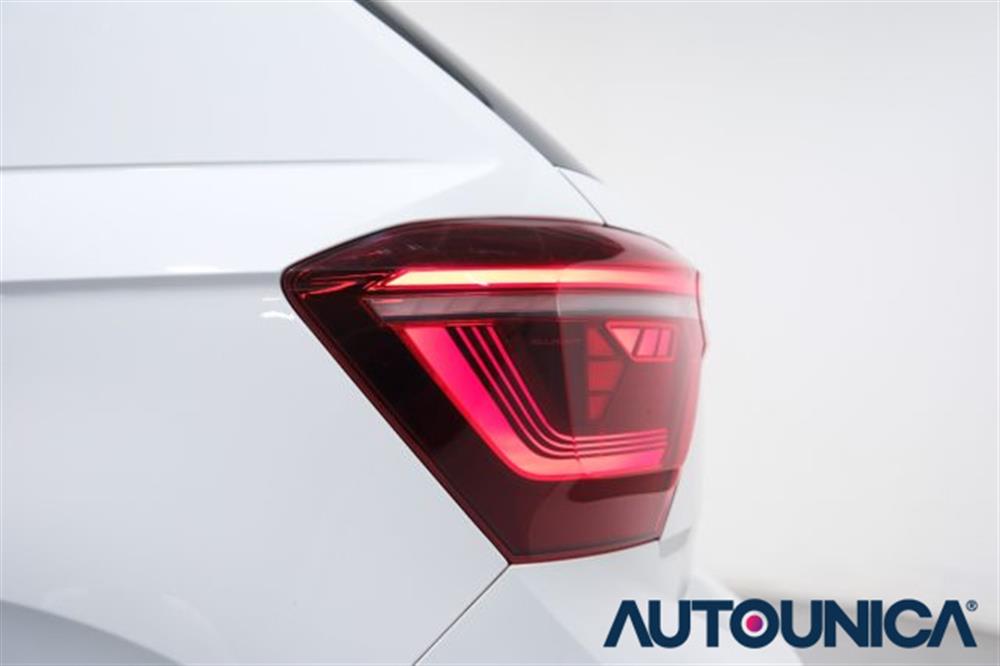 Polo Polo 1.0 TSI DSG R-LINE A