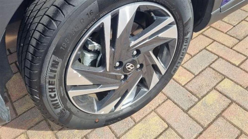Bayon   Bayon 1.2 MPI MT Exclusive