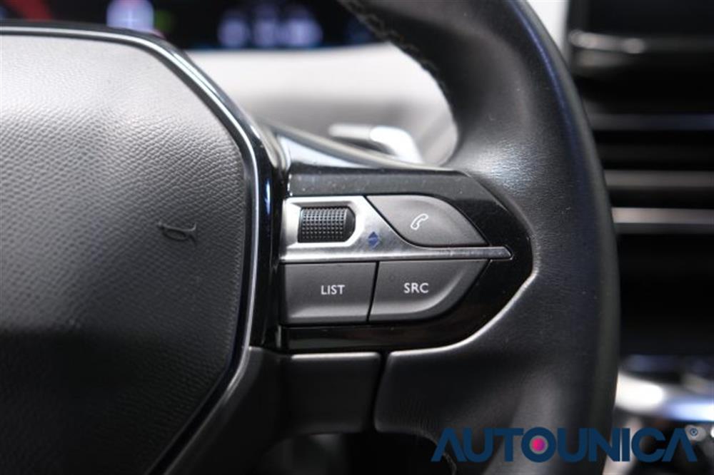 3008 3008 HYBRID4 300 E-EAT8 A