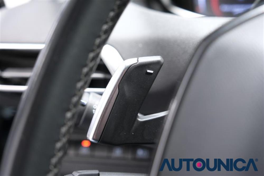 3008 3008 HYBRID4 300 E-EAT8 A