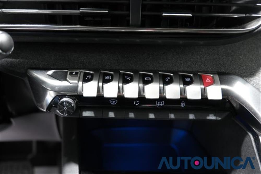 3008 3008 HYBRID4 300 E-EAT8 A