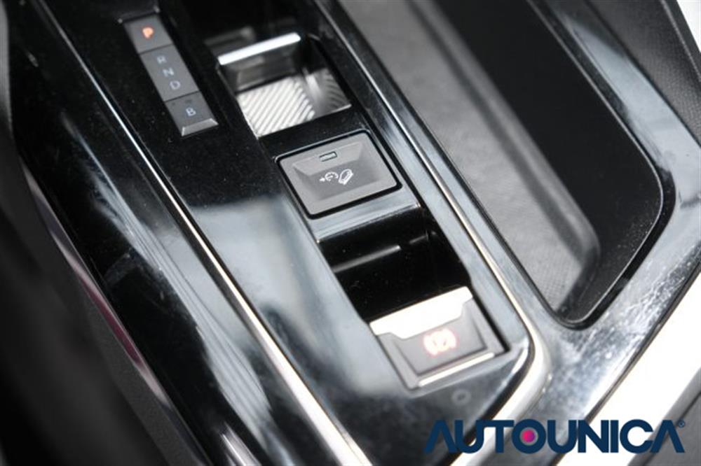 3008 3008 HYBRID4 300 E-EAT8 A