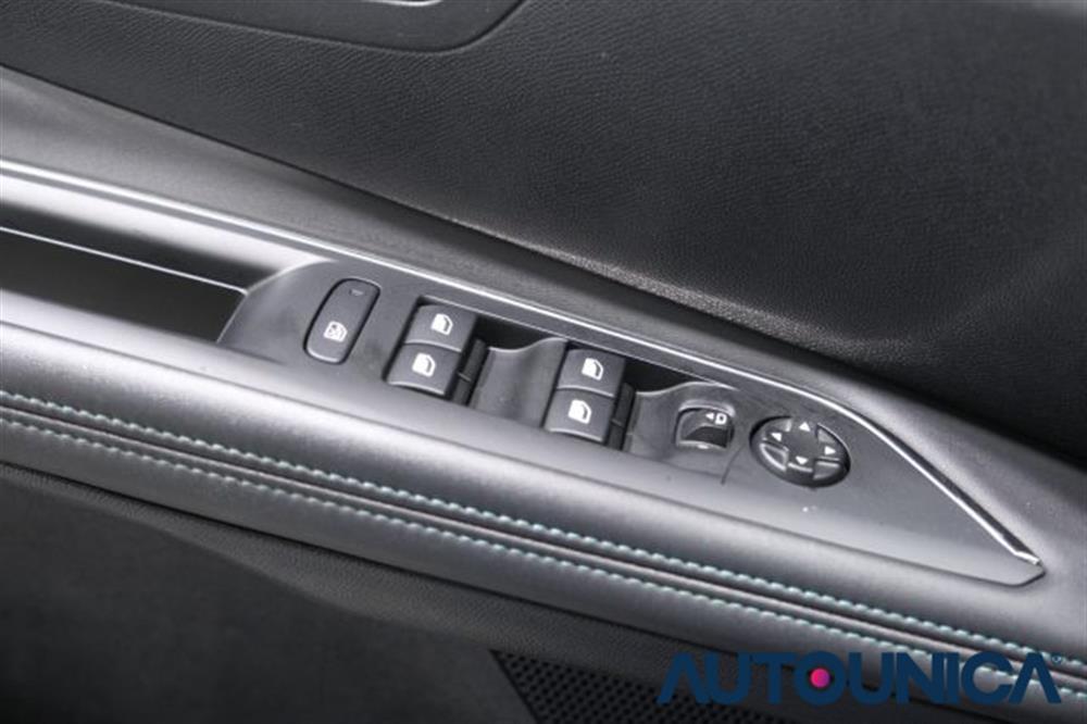 3008 3008 HYBRID4 300 E-EAT8 A