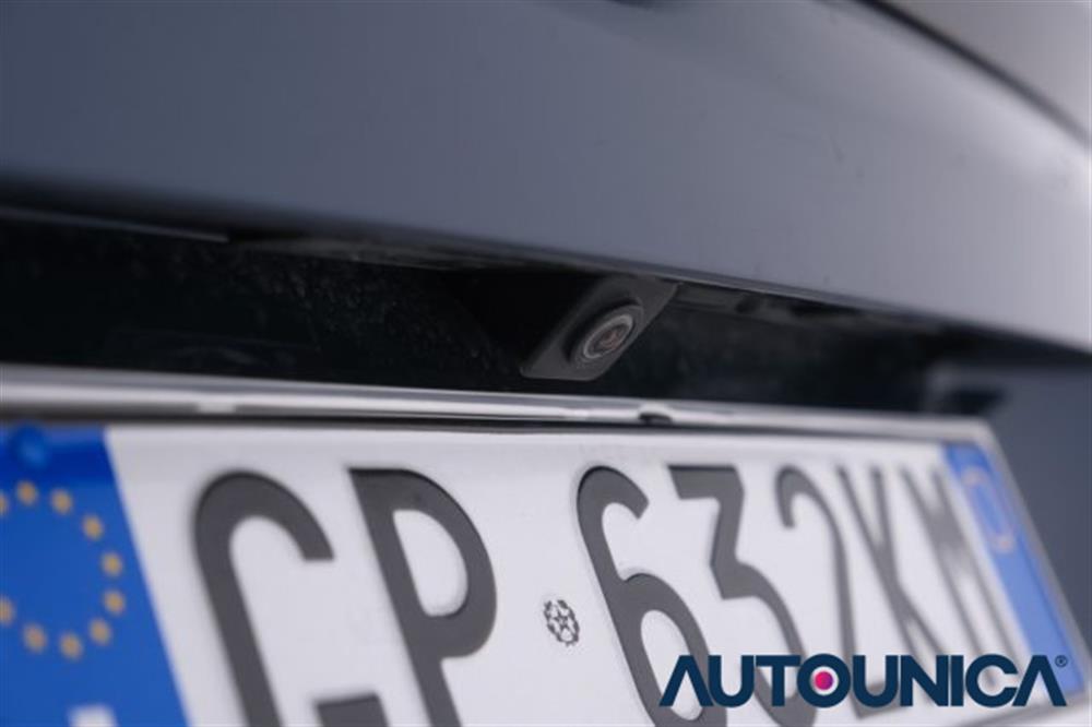 3008 3008 HYBRID4 300 E-EAT8 A