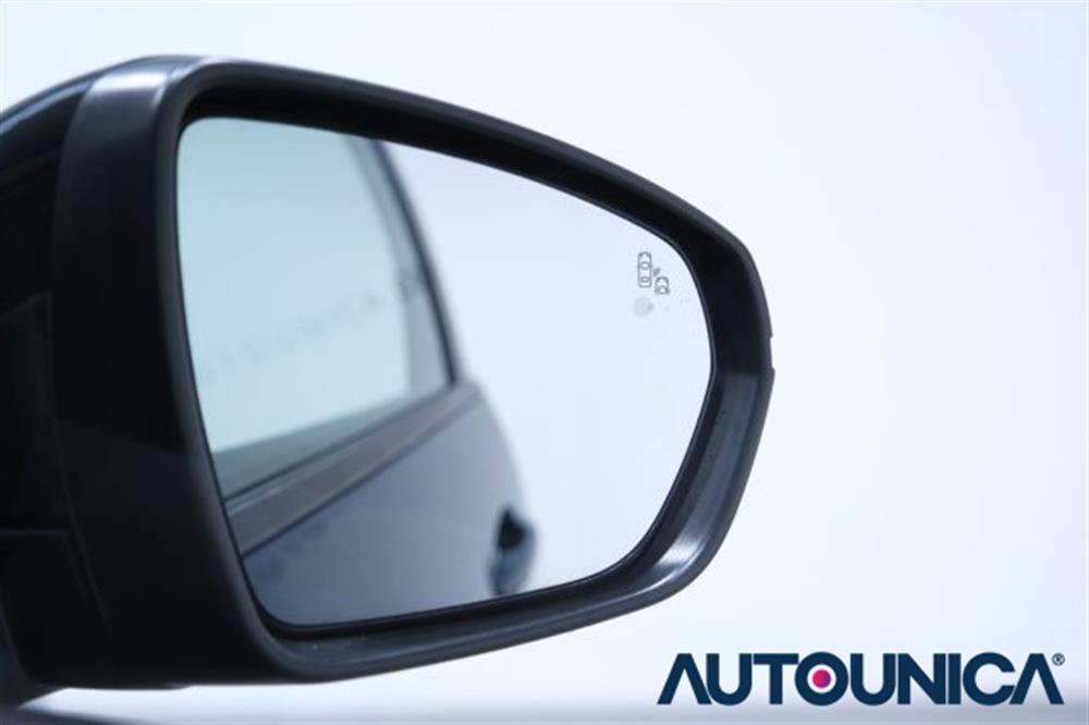 3008 3008 HYBRID4 300 E-EAT8 A