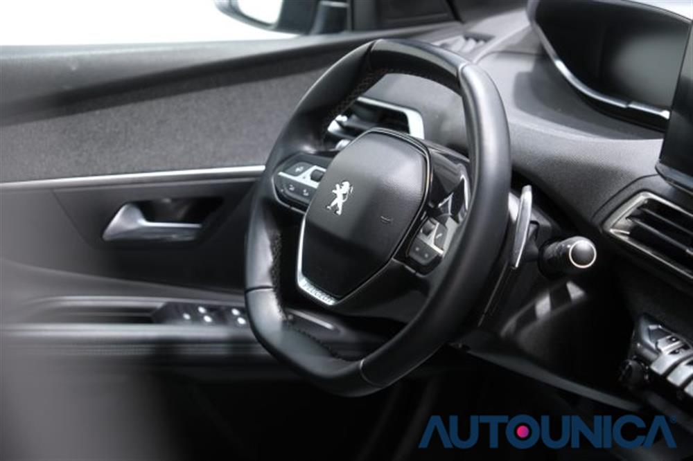 3008 3008 HYBRID4 300 E-EAT8 A