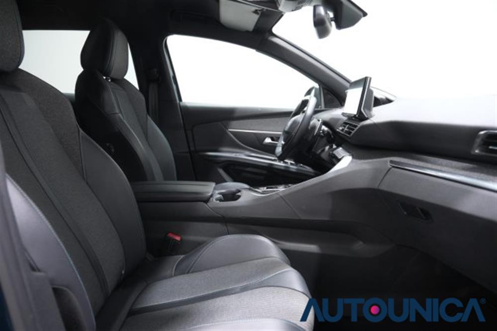 3008 3008 HYBRID4 300 E-EAT8 A