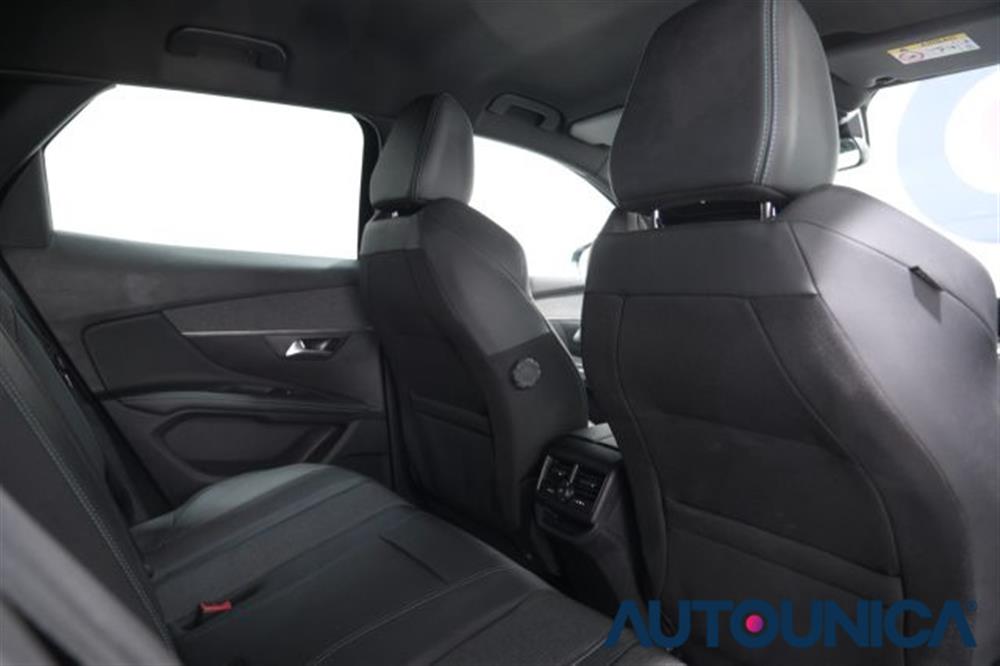 3008 3008 HYBRID4 300 E-EAT8 A