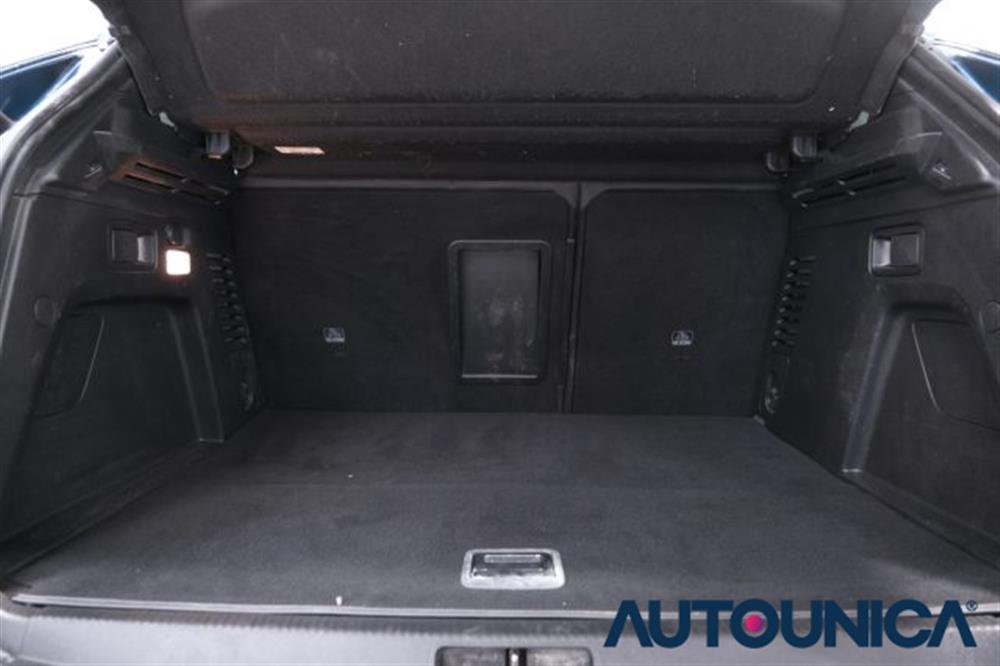 3008 3008 HYBRID4 300 E-EAT8 A