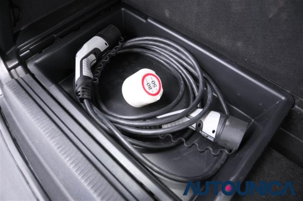 3008 3008 HYBRID4 300 E-EAT8 A