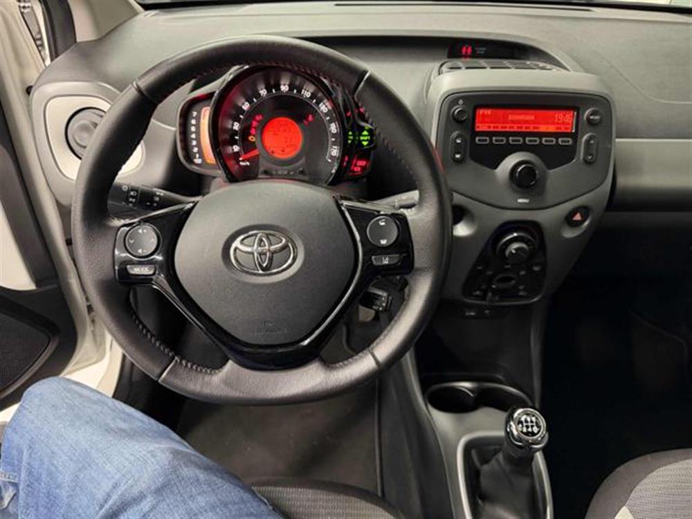 Aygo   Aygo Connect 1.0 VVT-i 72