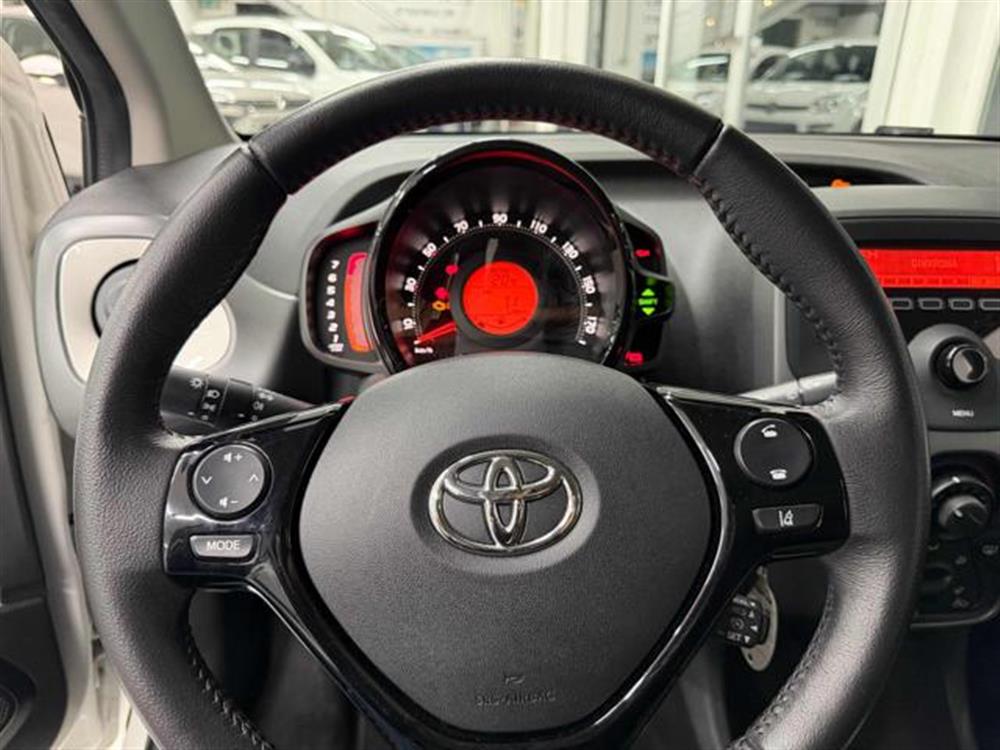 Aygo   Aygo Connect 1.0 VVT-i 72