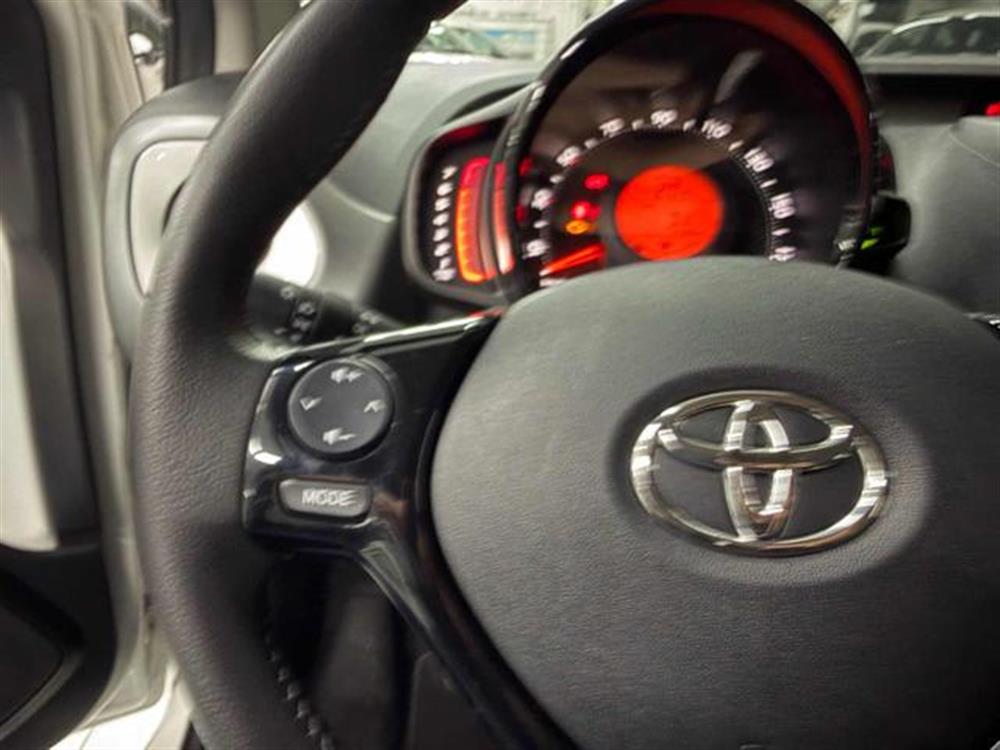 Aygo   Aygo Connect 1.0 VVT-i 72