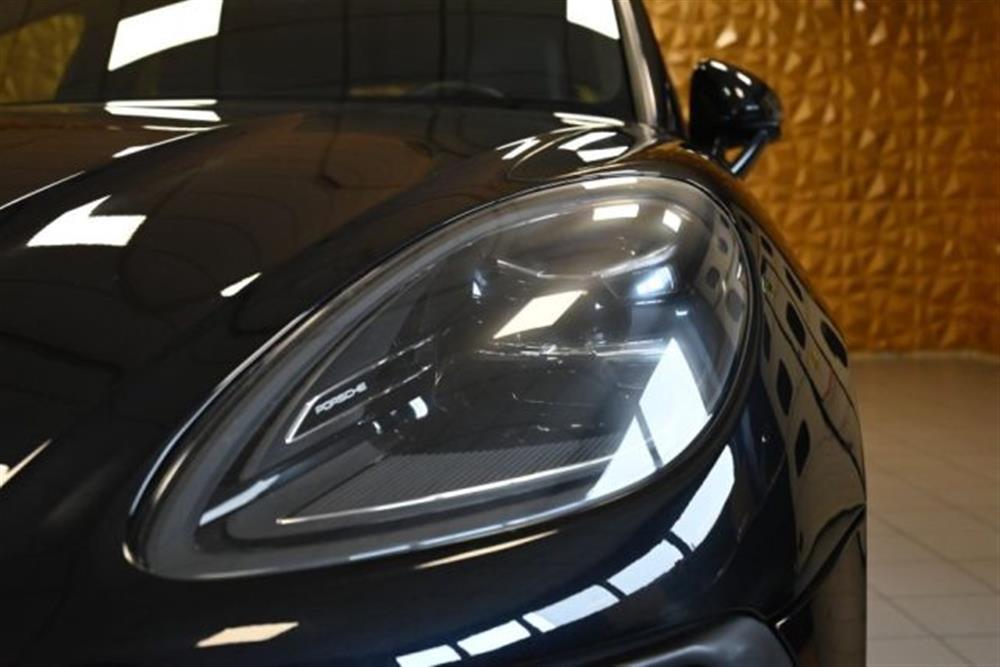 Macan   Macan 2.9 S PDK 21
