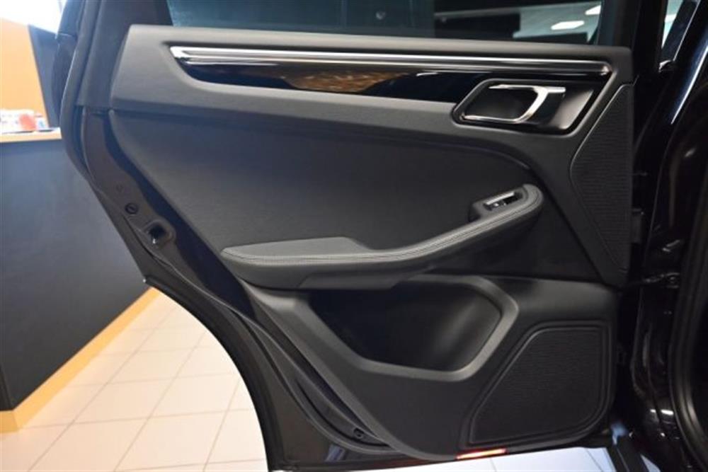 Macan   Macan 2.9 S PDK 21