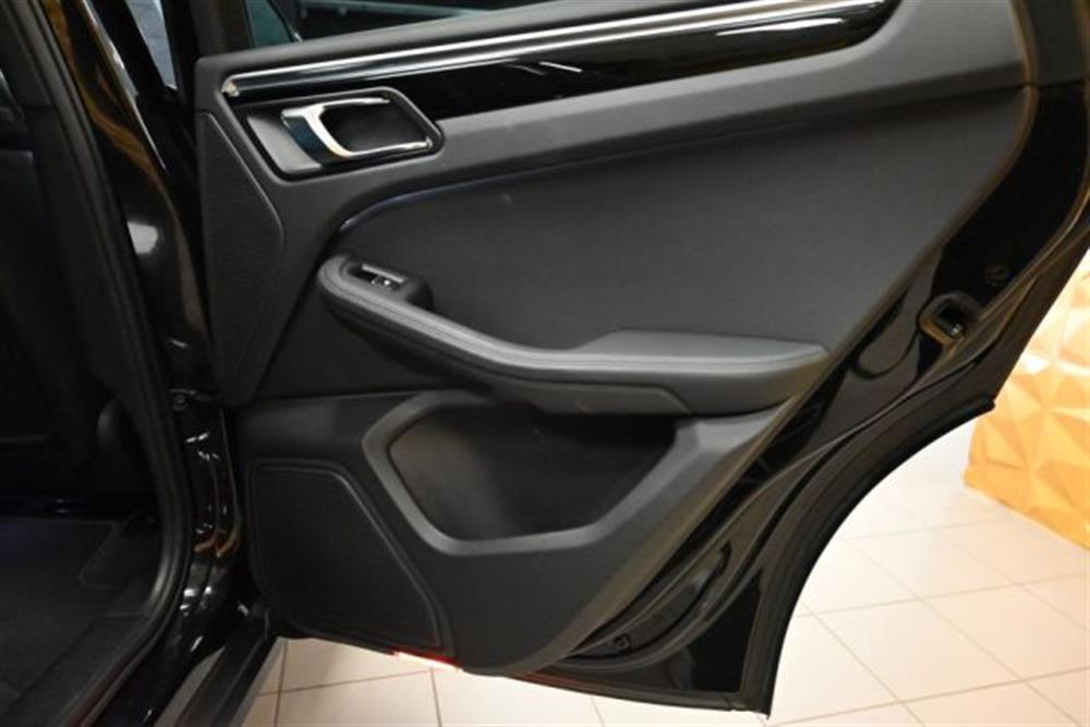 Macan   Macan 2.9 S PDK 21