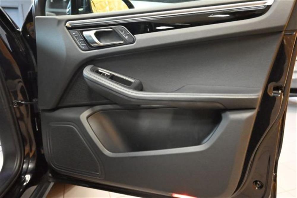 Macan   Macan 2.9 S PDK 21