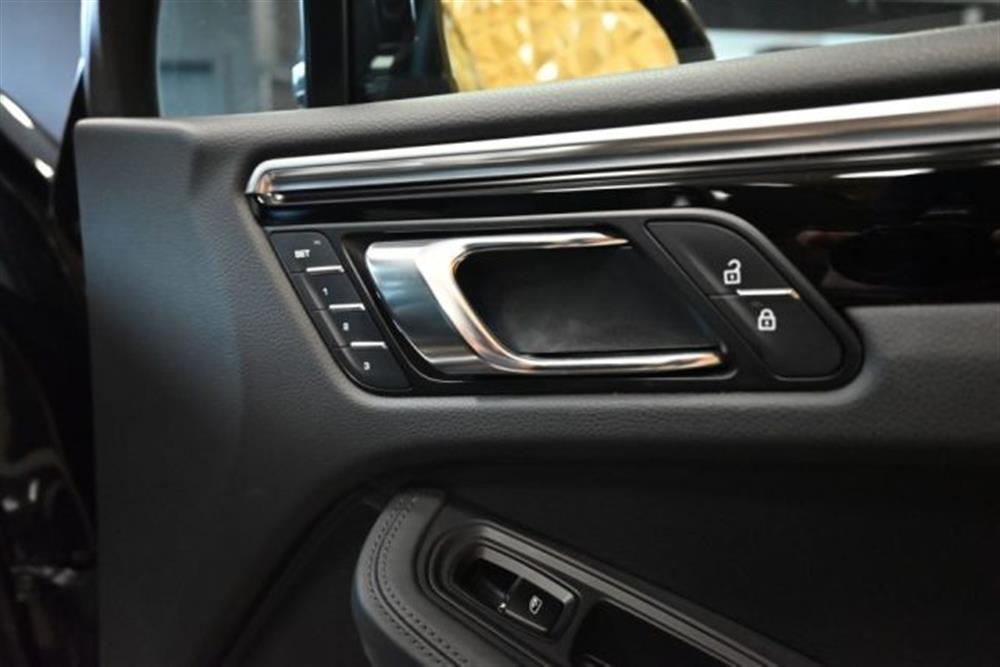 Macan   Macan 2.9 S PDK 21