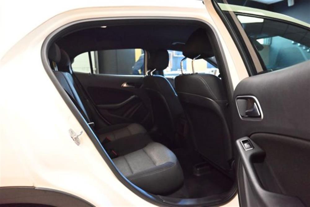 GLA 180   GLA 180 D EXECUTIVE AUT.TEL