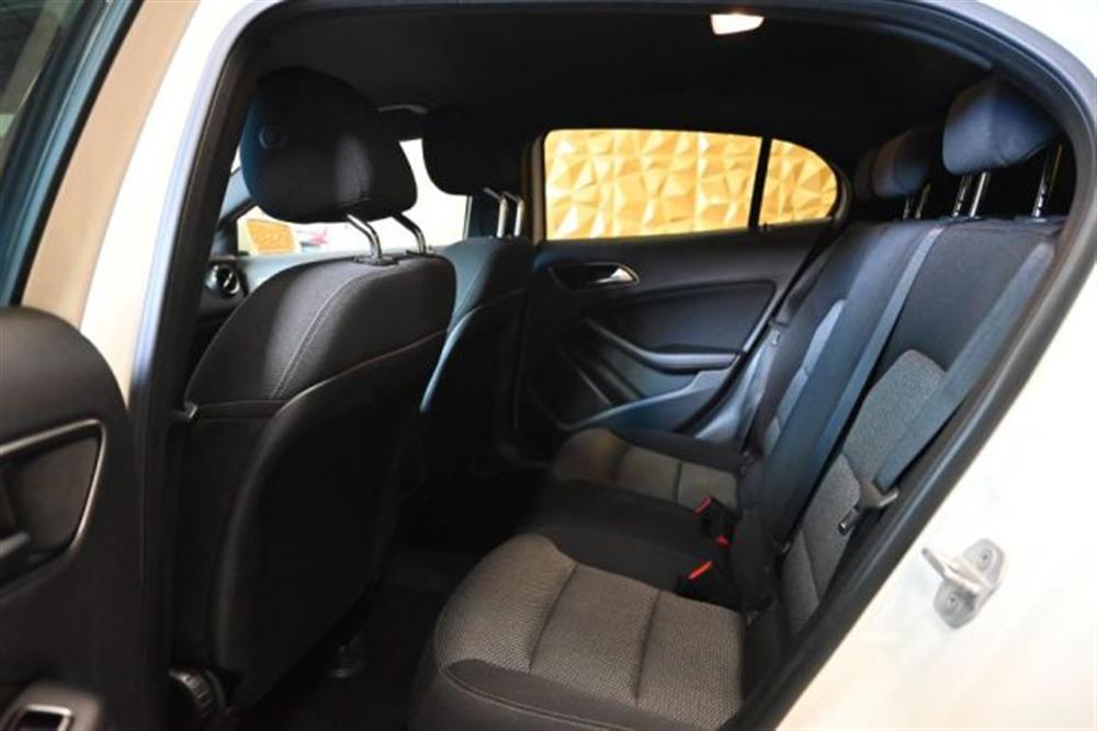 GLA 180   GLA 180 D EXECUTIVE AUT.TEL
