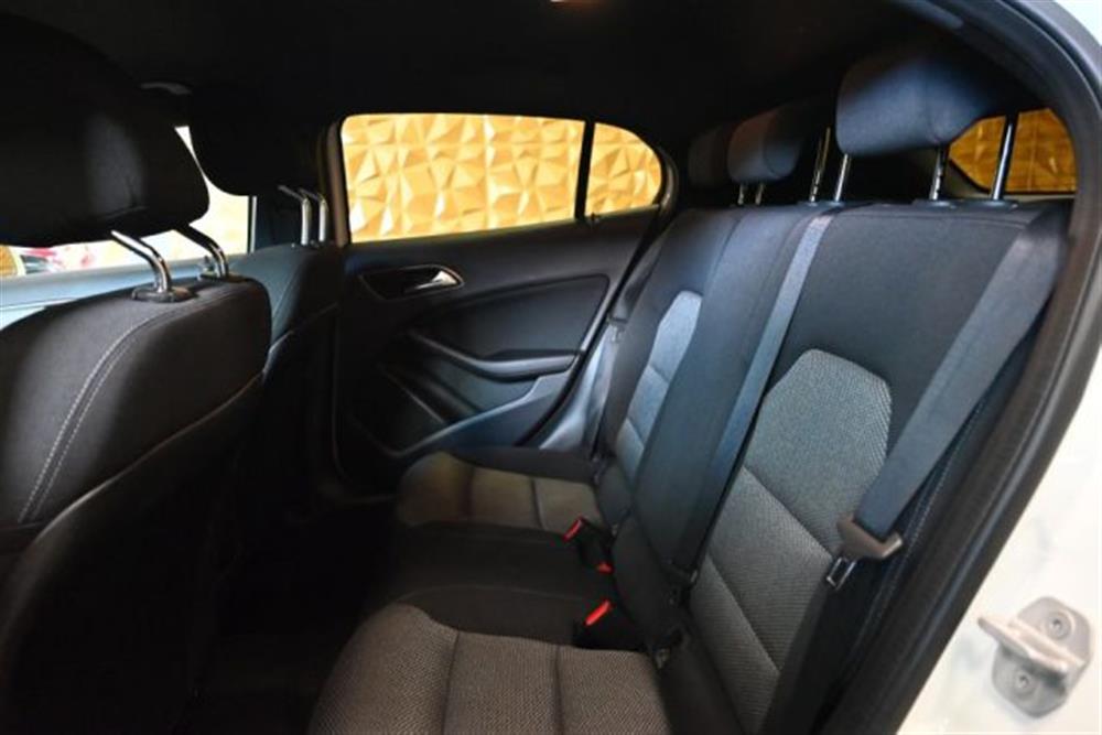 GLA 180   GLA 180 D EXECUTIVE AUT.TEL