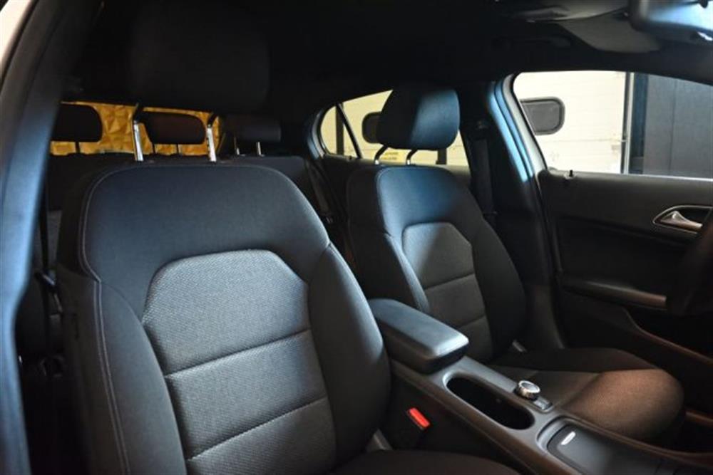 GLA 180   GLA 180 D EXECUTIVE AUT.TEL