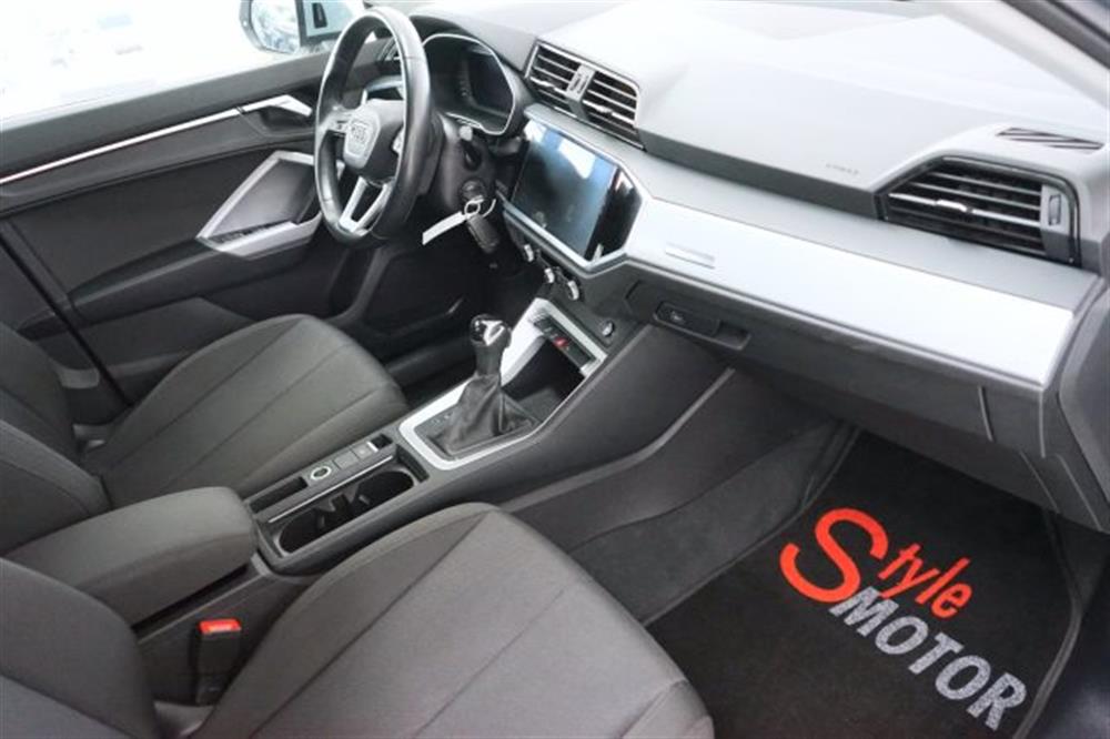 Q3   Q3 35 TDI S tronic Busi