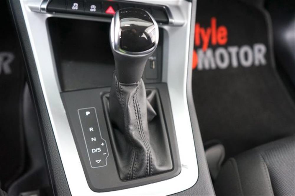 Q3   Q3 35 TDI S tronic Busi